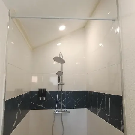 Ng-global Apartment *